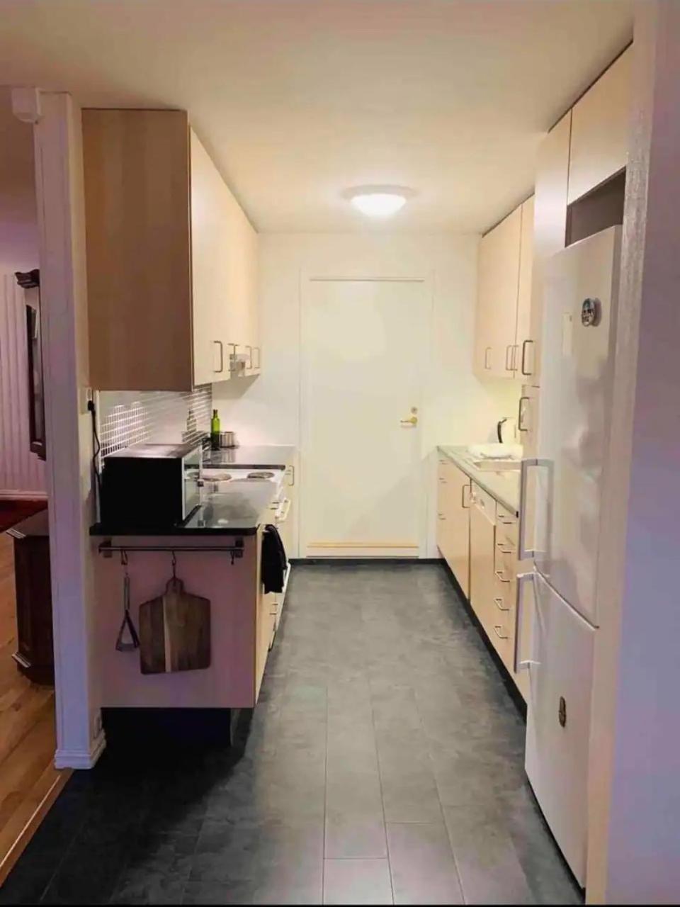 Miracle Tromso, Cozy Double Bed Private Room In A Shared Apartment With Stunning Tromso Views Buitenkant foto