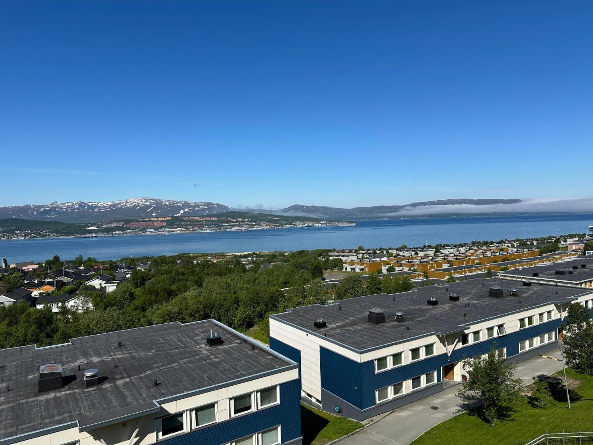 Miracle Tromso, Cozy Double Bed Private Room In A Shared Apartment With Stunning Tromso Views Buitenkant foto
