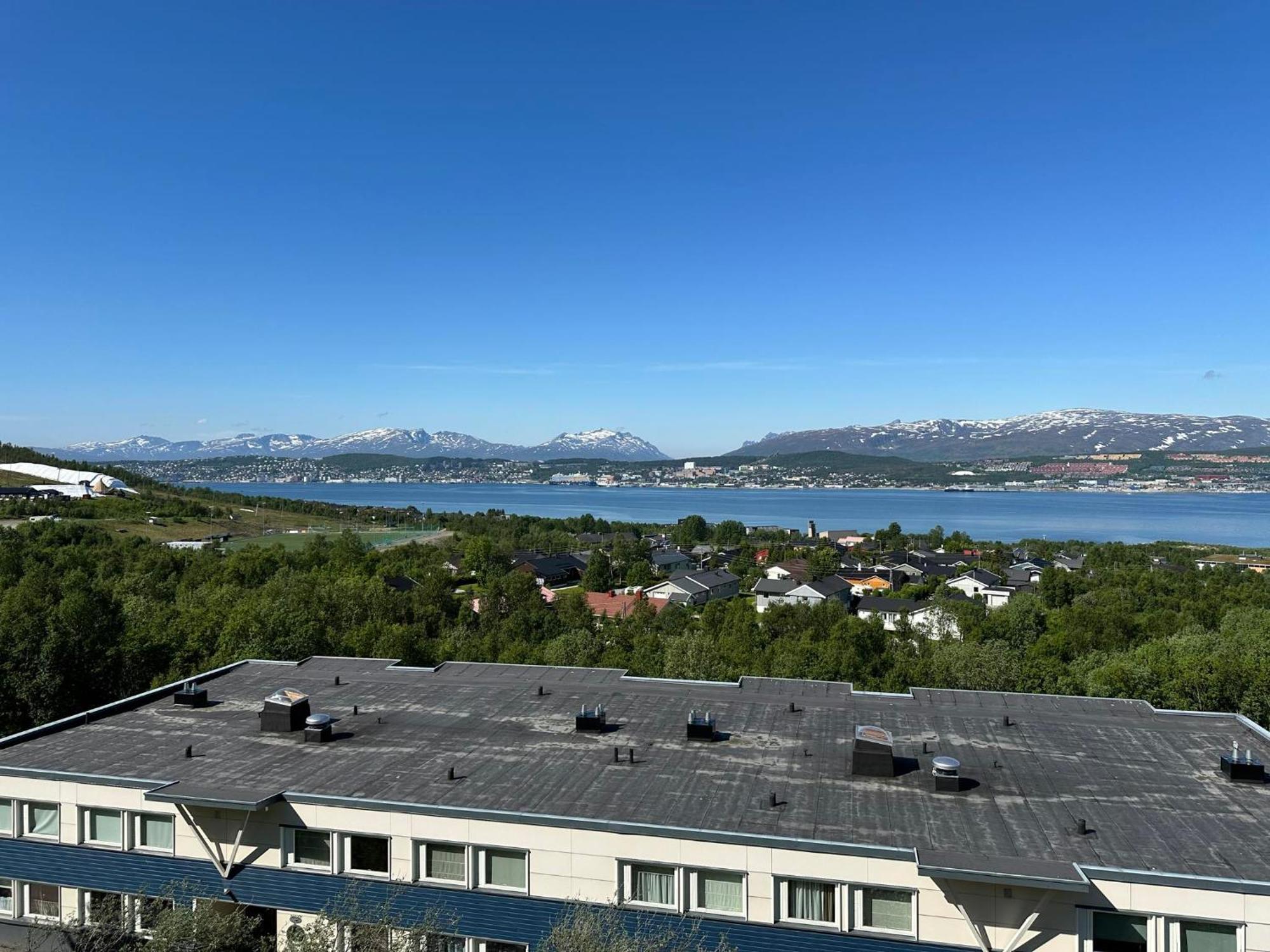 Miracle Tromso, Cozy Double Bed Private Room In A Shared Apartment With Stunning Tromso Views Buitenkant foto