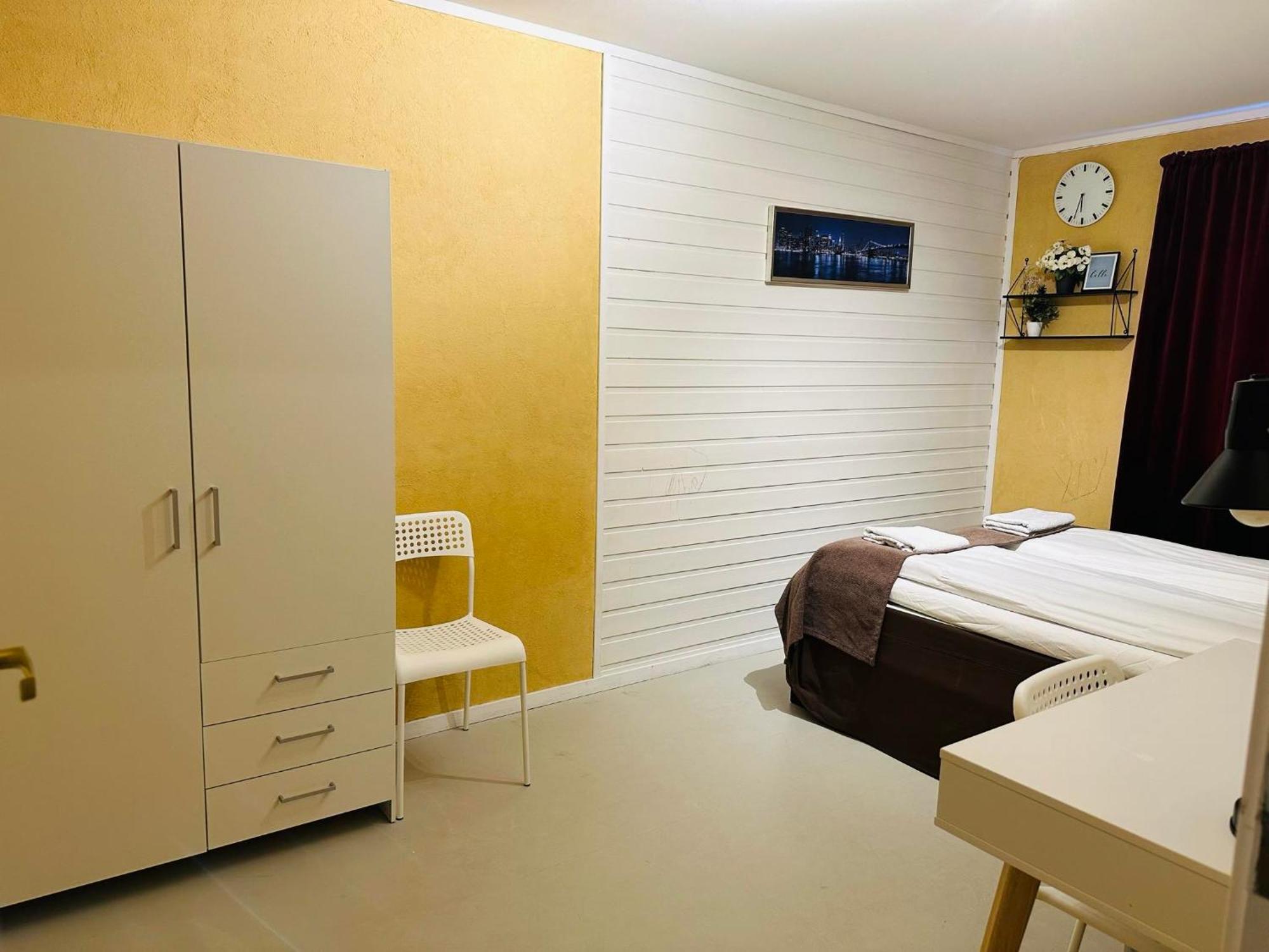 Miracle Tromso, Cozy Double Bed Private Room In A Shared Apartment With Stunning Tromso Views Buitenkant foto
