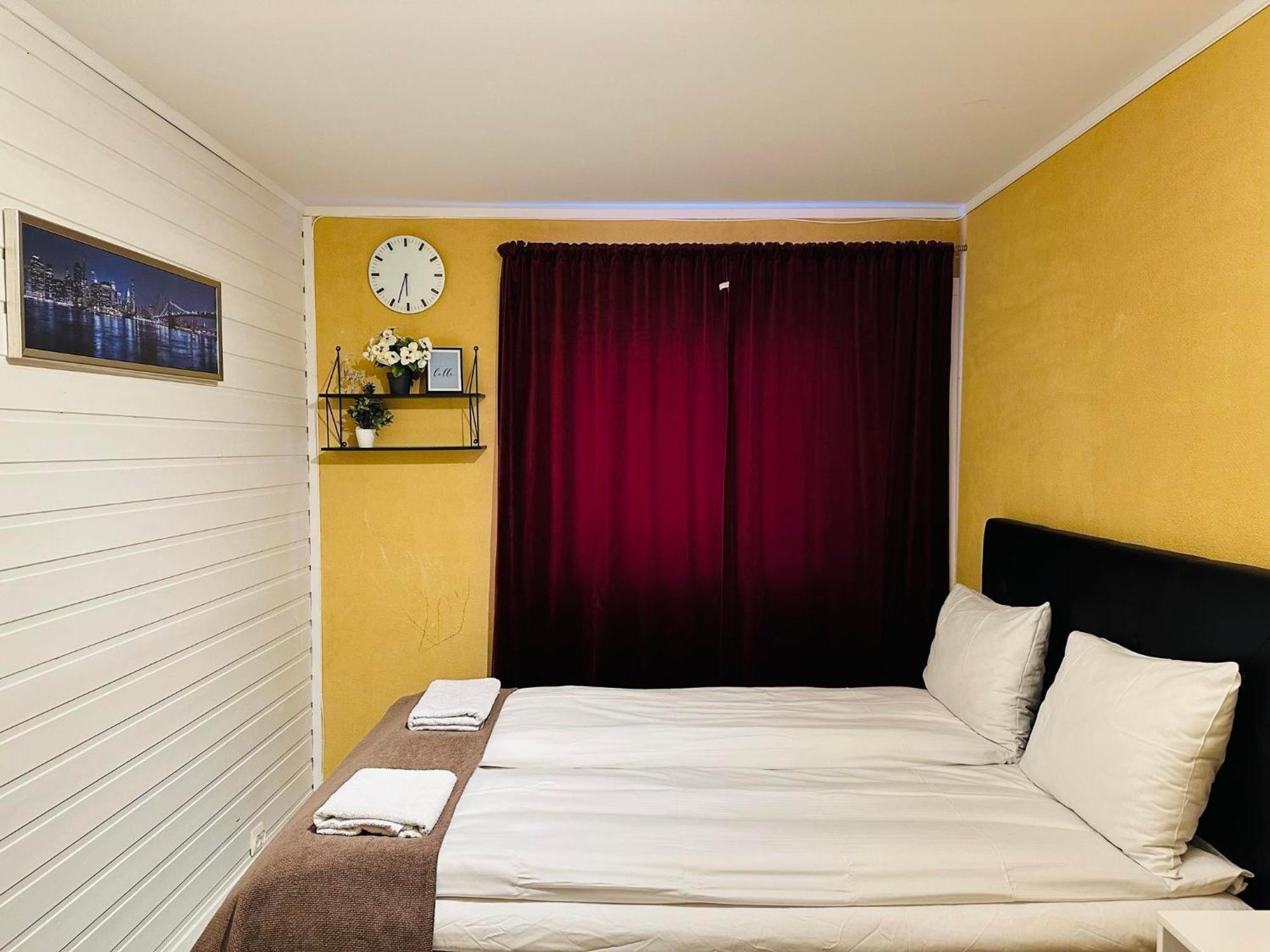 Miracle Tromso, Cozy Double Bed Private Room In A Shared Apartment With Stunning Tromso Views Buitenkant foto